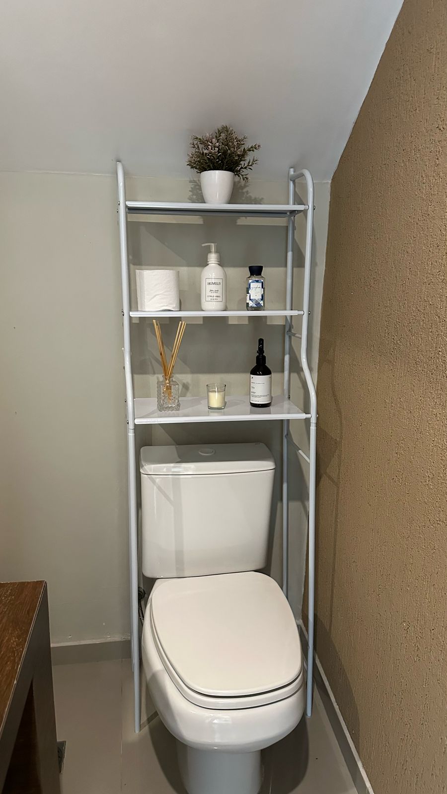 Estante organizador de ba&ntilde;o